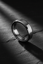 Nicollo Beveled Tungsten Ring 7mm